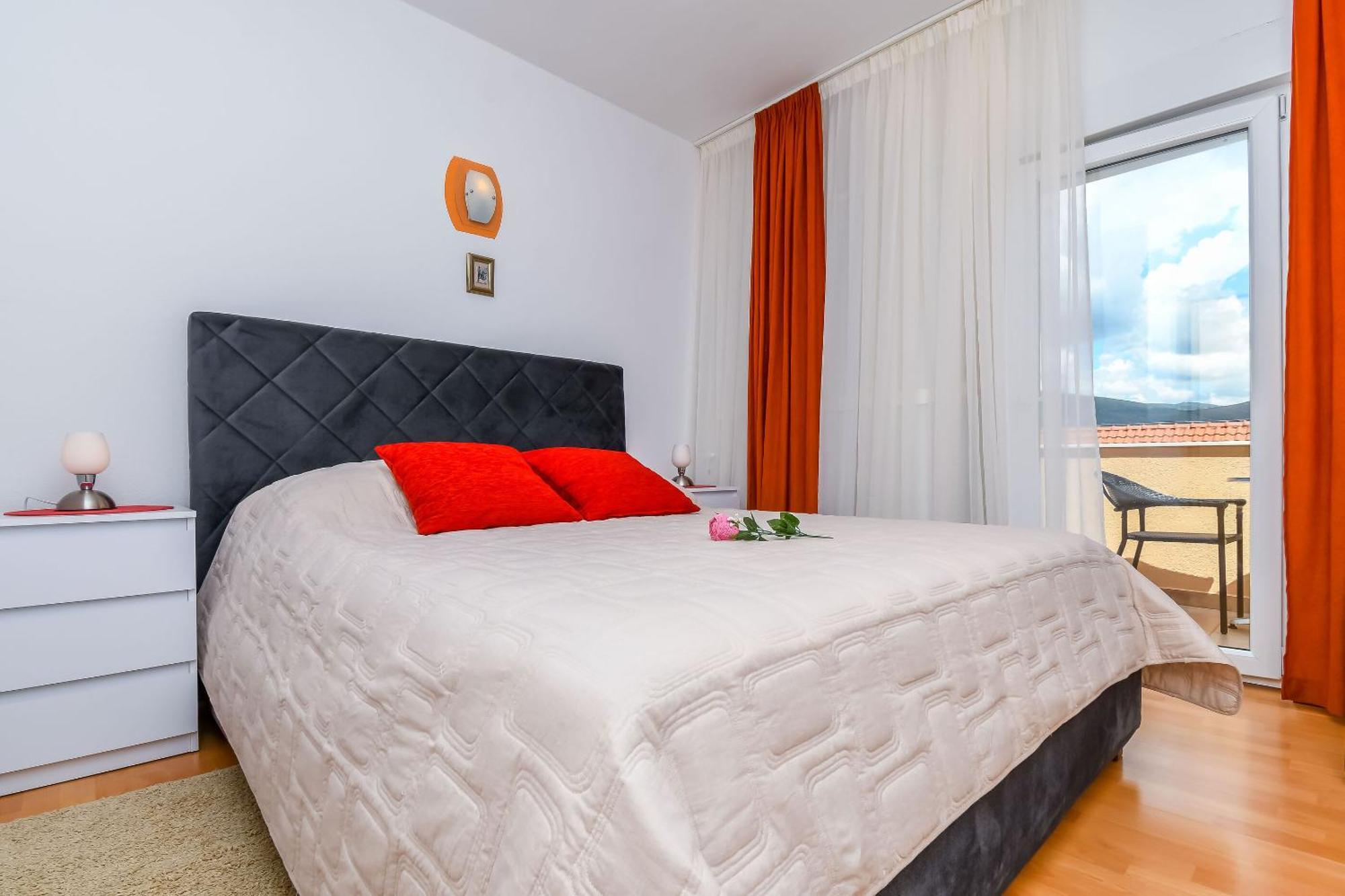 Apartments Tonka Donji Okrug  ภายนอก รูปภาพ