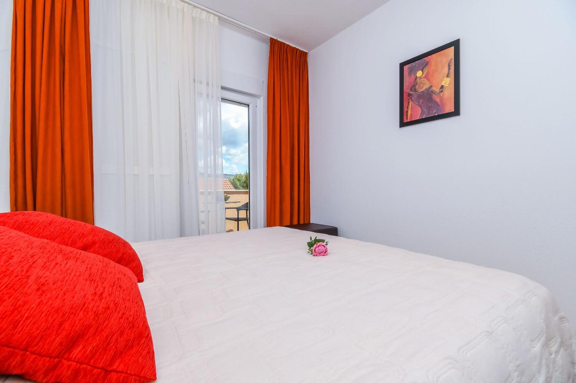 Apartments Tonka Donji Okrug  ภายนอก รูปภาพ
