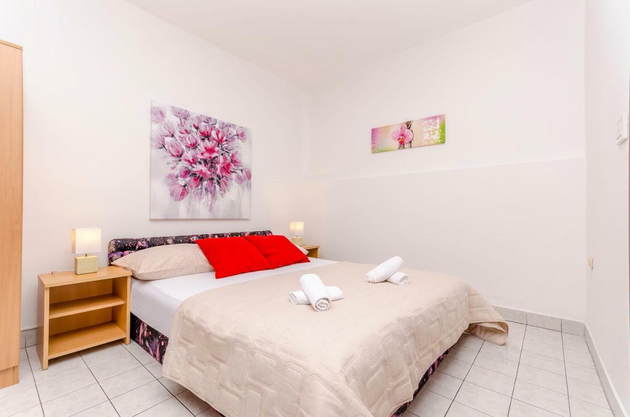 Apartments Tonka Donji Okrug  ภายนอก รูปภาพ