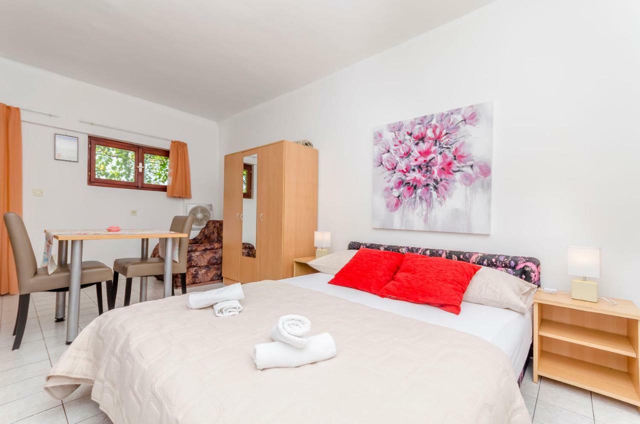 Apartments Tonka Donji Okrug  ภายนอก รูปภาพ